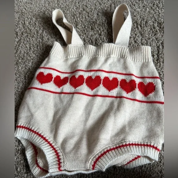 NWT Cat & Jack Red and Cream Heart Baby knit Romper 0-3 month - Picture 4 of 6